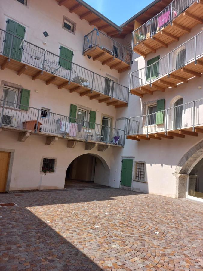 Appartement La Casa Di Virginia à Arco Extérieur photo